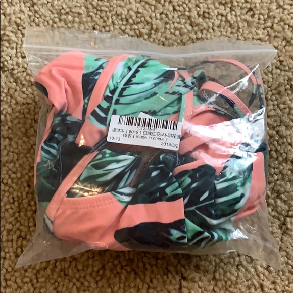 Hawaiian swimsuit - Picture 5 of 5